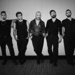 La banda de art rock Aisles explora sonidos darkwave y góticos en su nuevo sencillo “Think I’m a Ghost”.